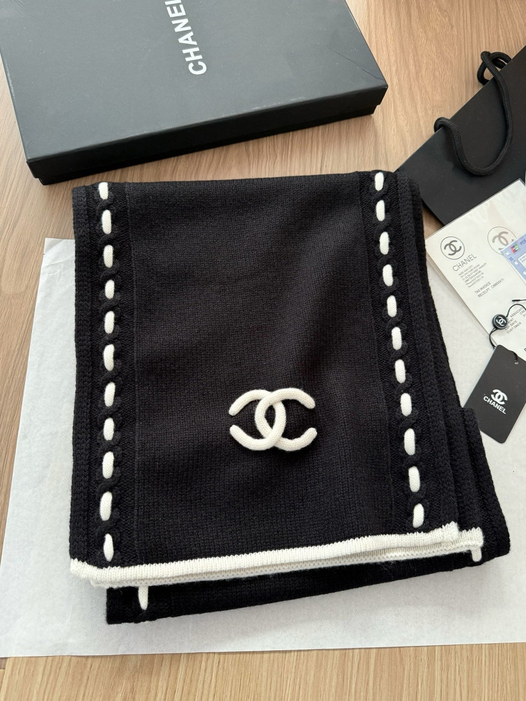 Chanel Style Contrast-Stitch Knit Scarf