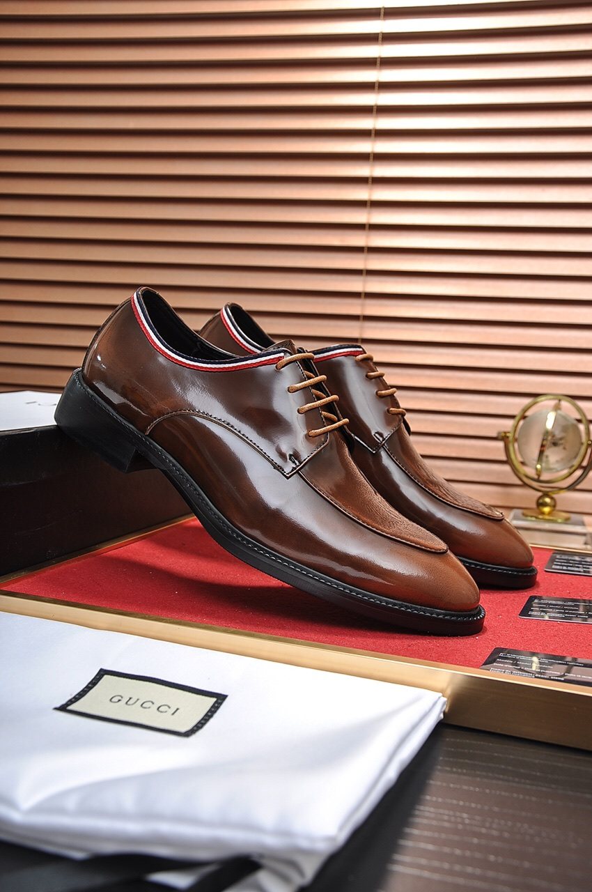 Gucci Men's Polished Lace-Up Dress Shoes