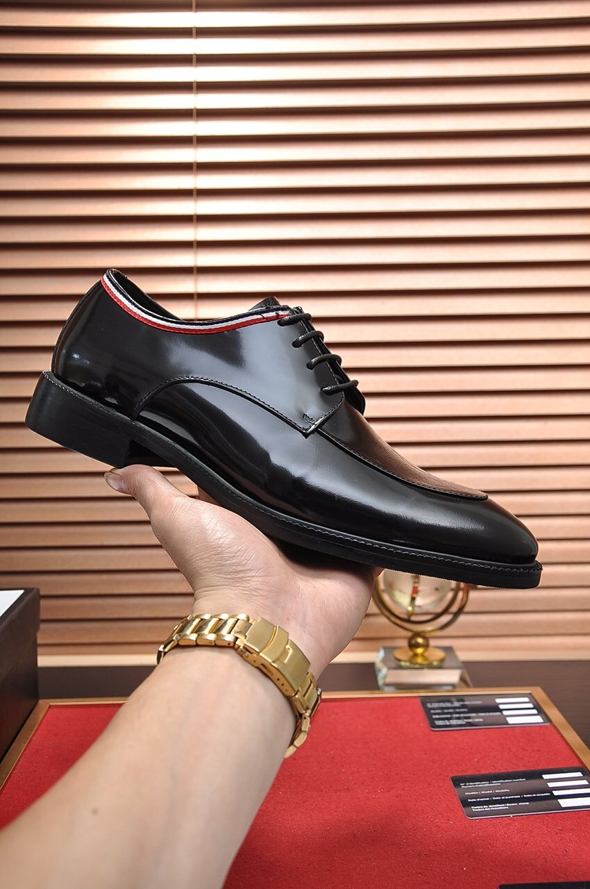 Gucci Men's Polished Lace-Up Dress Shoes