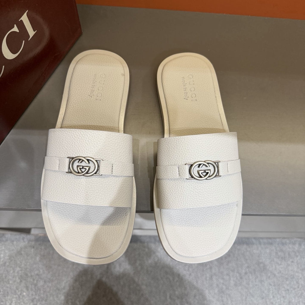 Gucci Textured Slide Sandals